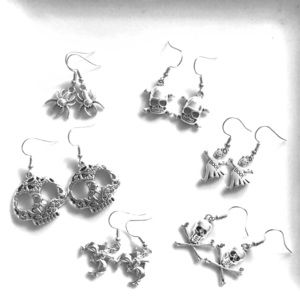 🎃 SIX PAIRS OF EARRINGS🎃